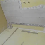 Revestech LINEAR FLAT CHROME – kanalica za tuš i terase sa masivnom sjajnom rešetkom i 3m² DRY 50 hidroizolacione membrane - Слика 2