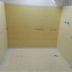 Revestech LINEAR FLAT SQUARES – kanalica za tuš i terase sa masivnom kvadratnom rešetkom i 3 m² DRY 50 hidroizolacione membrane - Слика 7